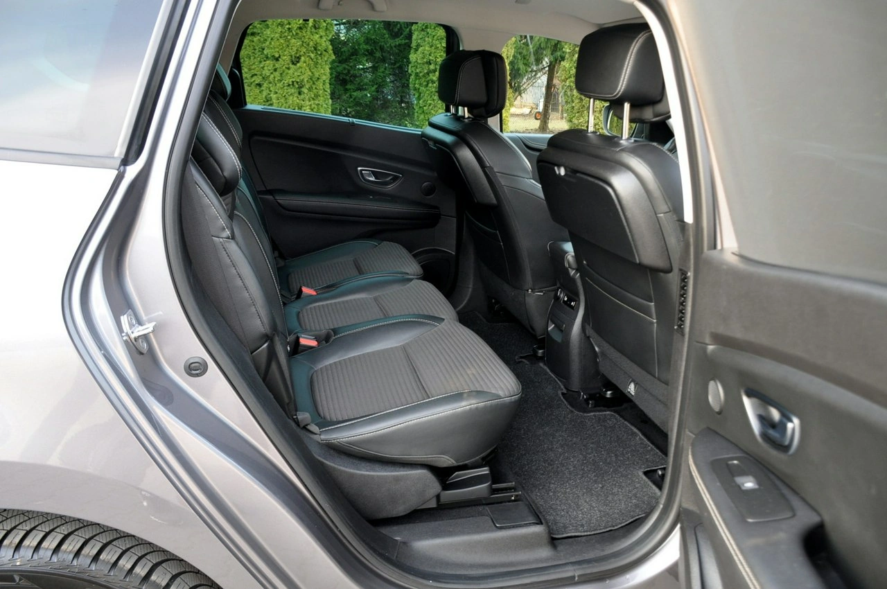 Renault Grand Scenic - Zdjęcie 19
