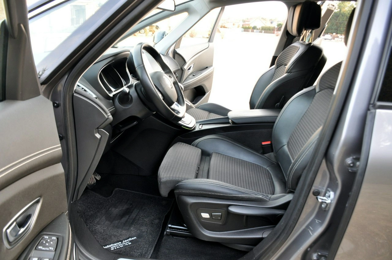 Renault Grand Scenic - Zdjęcie 22