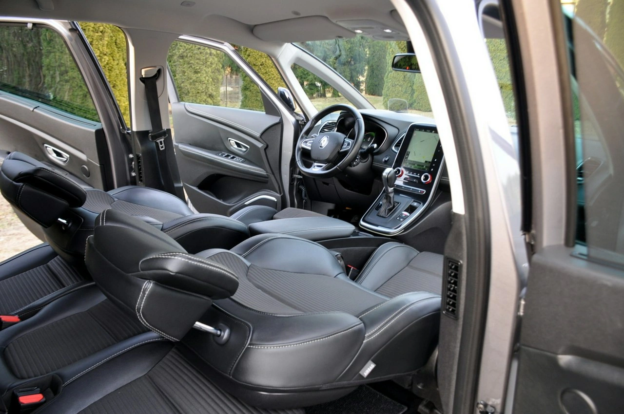 Renault Grand Scenic - Zdjęcie 24