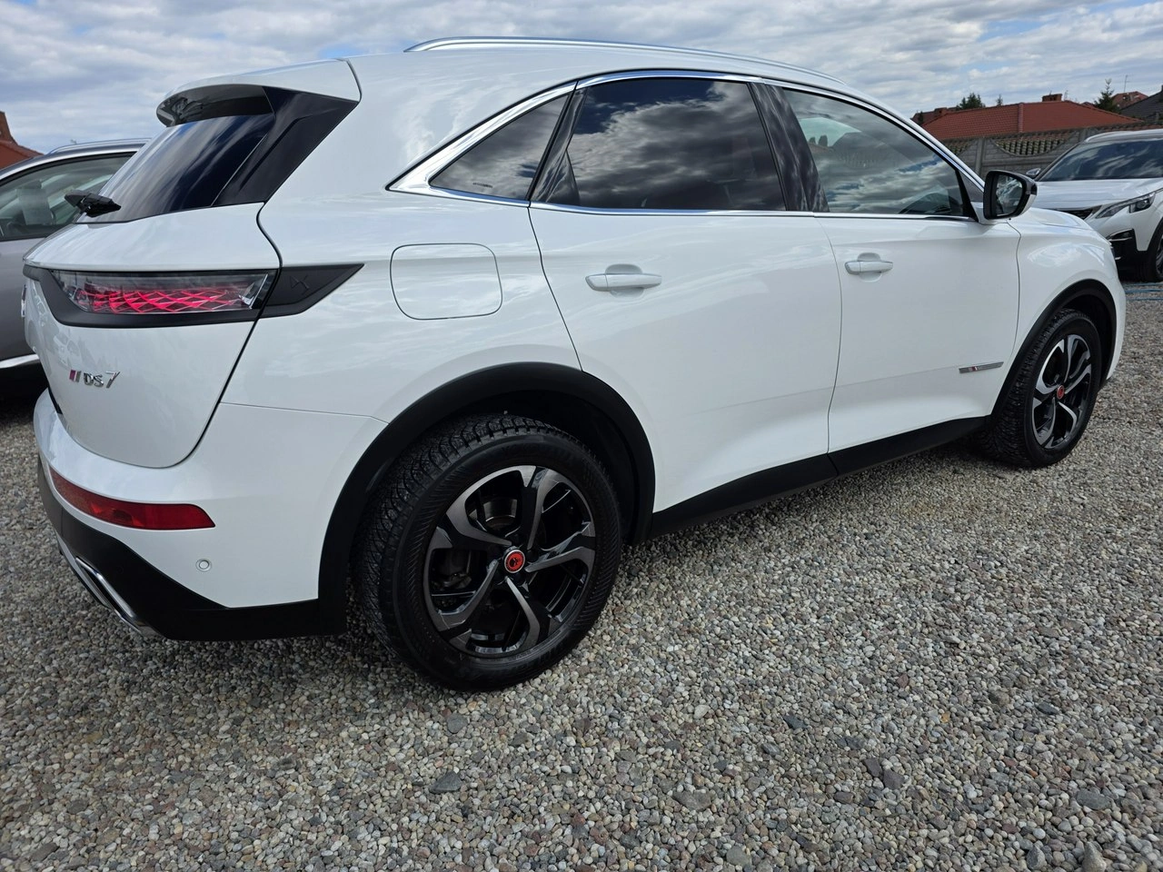 DS Automobiles DS 7 Crossback - Zdjęcie 16