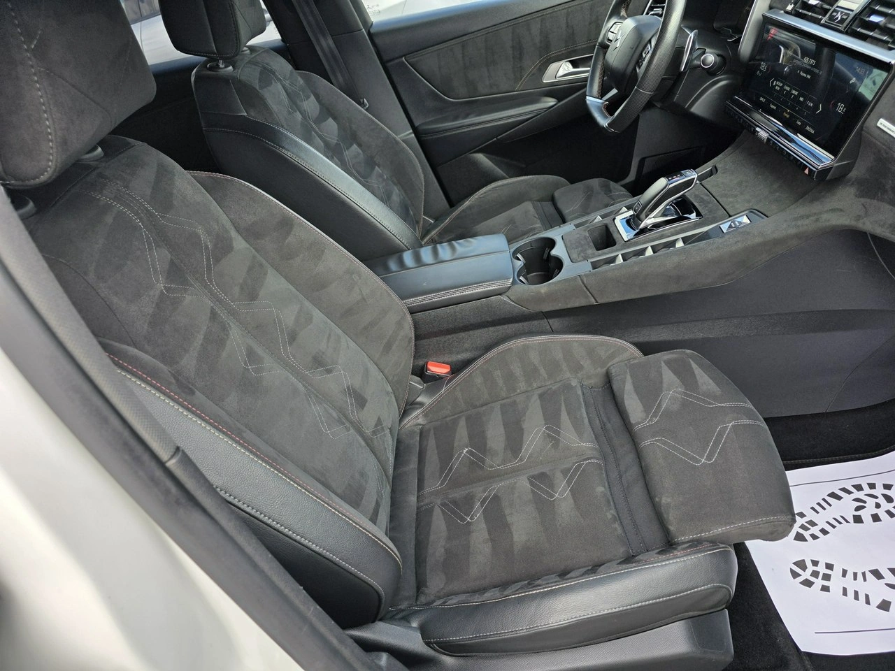 DS Automobiles DS 7 Crossback - Zdjęcie 23