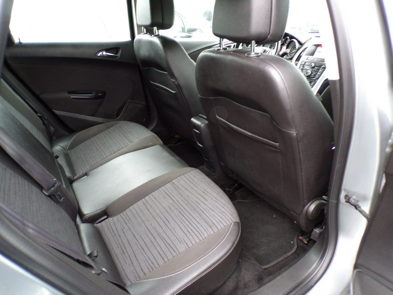 Opel Astra - Zdjęcie 17