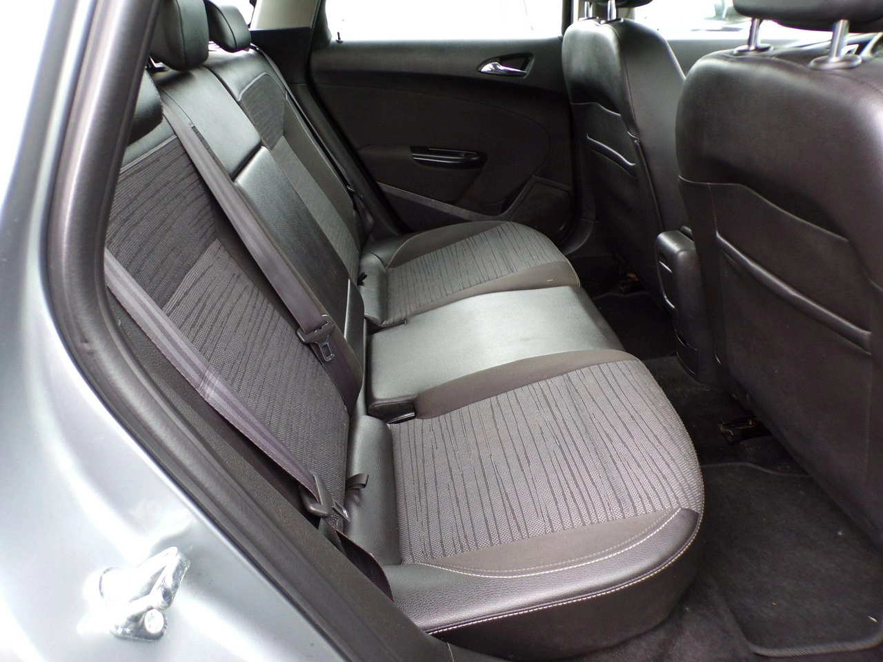 Opel Astra - Zdjęcie 18