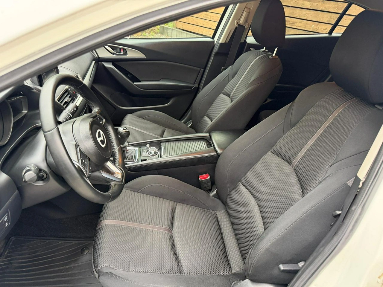 Mazda 3 - Zdjęcie 7