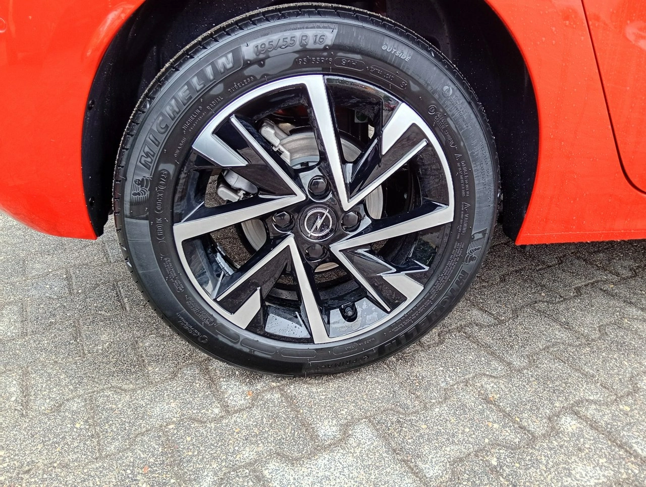 Opel Corsa - Zdjęcie 10