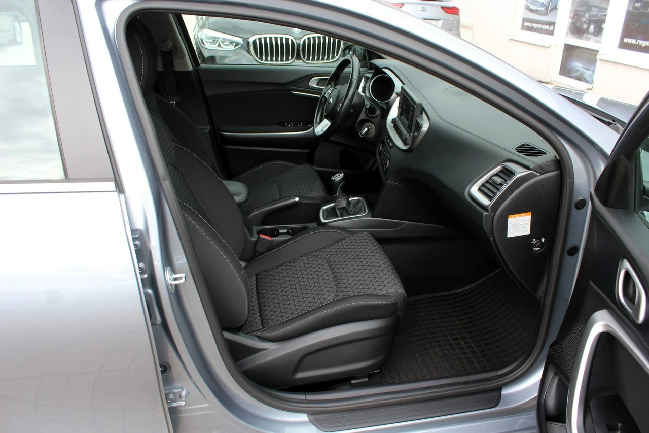 Kia Ceed - Zdjęcie 11