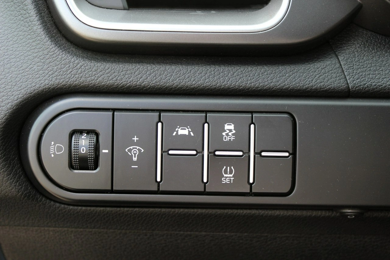 Kia Ceed - Zdjęcie 17