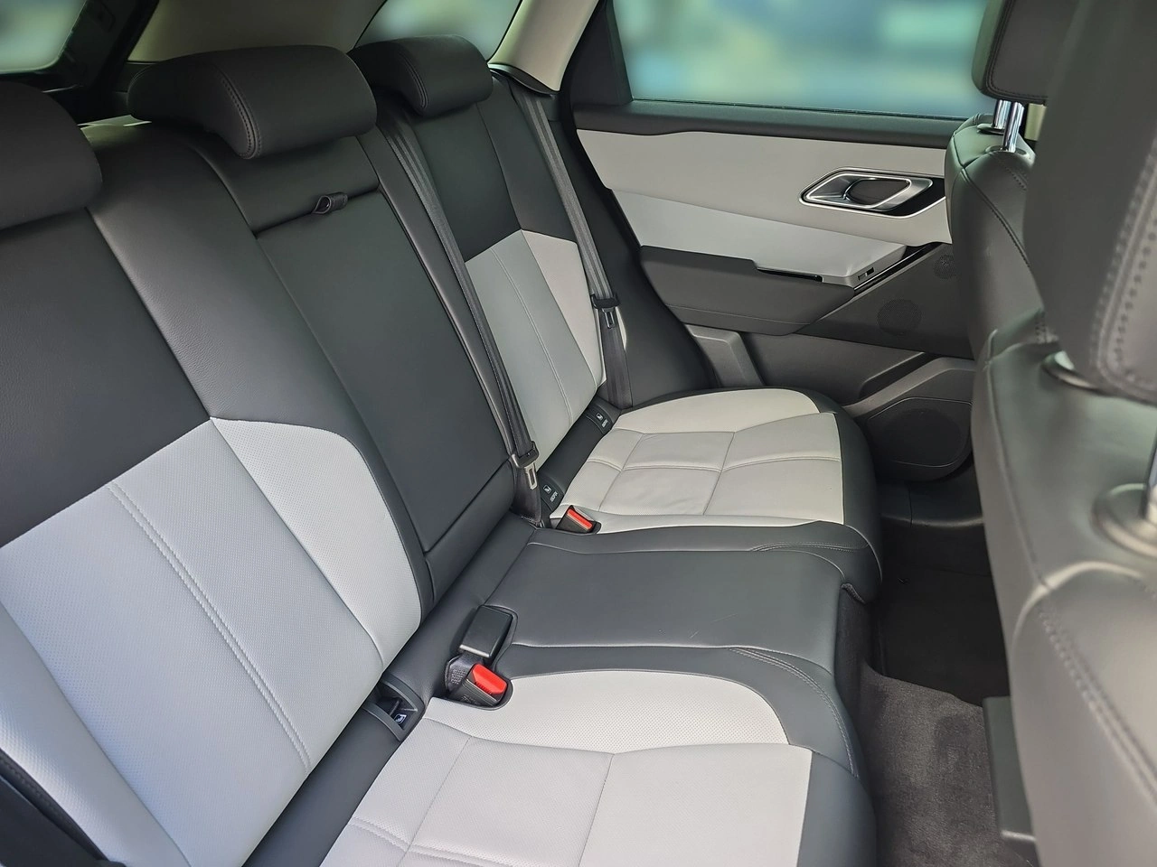 Land Rover Range Rover Velar - Zdjęcie 10