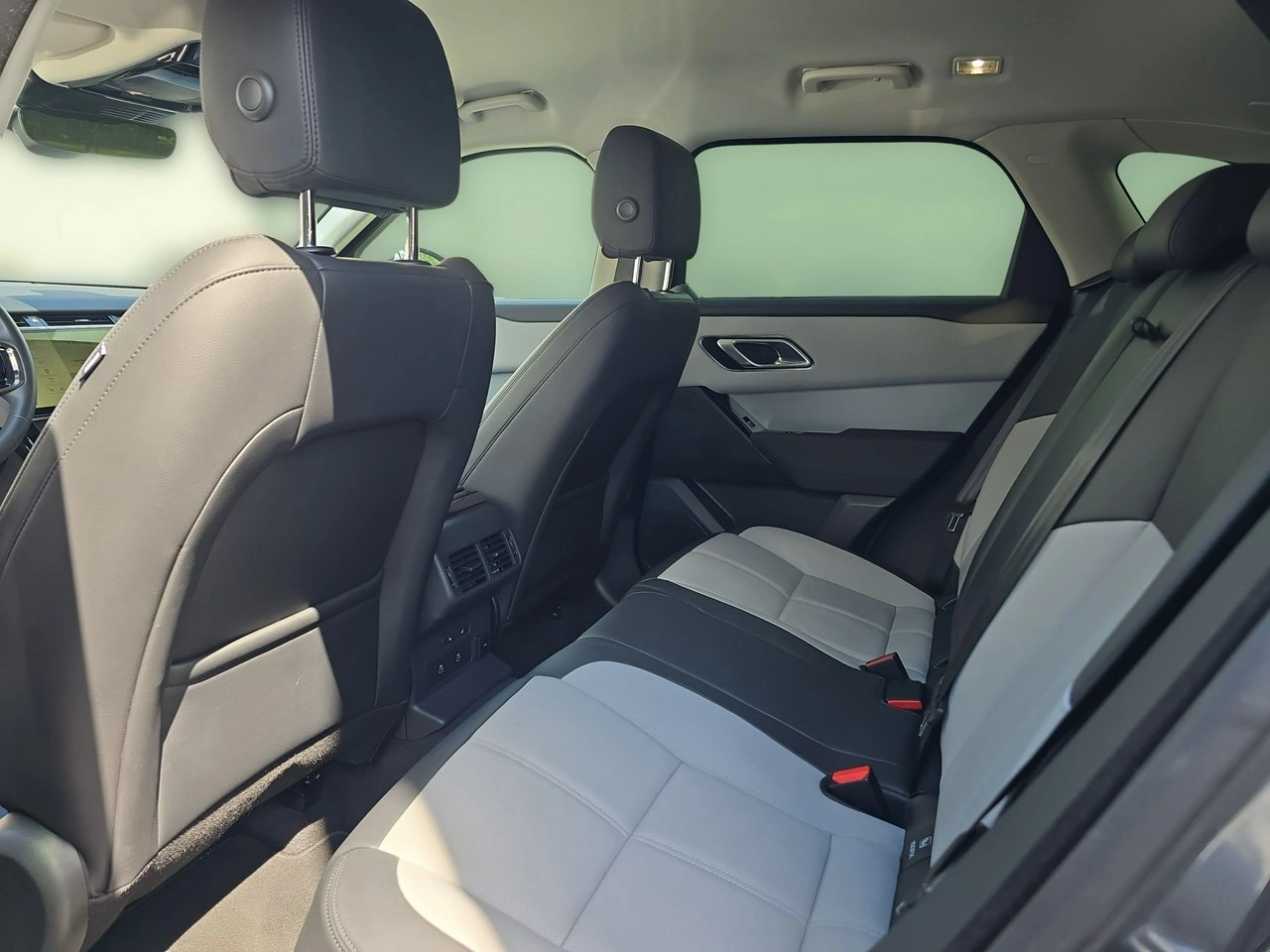 Land Rover Range Rover Velar - Zdjęcie 18