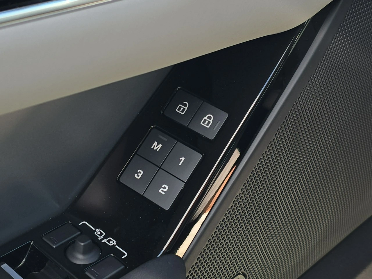 Land Rover Range Rover Velar - Zdjęcie 19