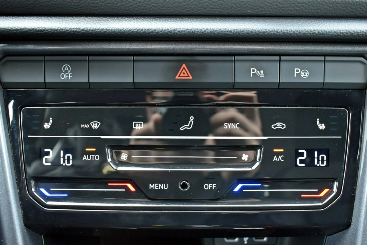 Volkswagen T-Roc - Zdjęcie 22