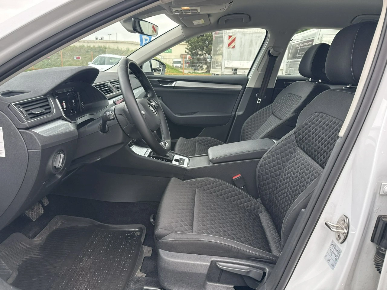 Skoda Superb - Zdjęcie 10