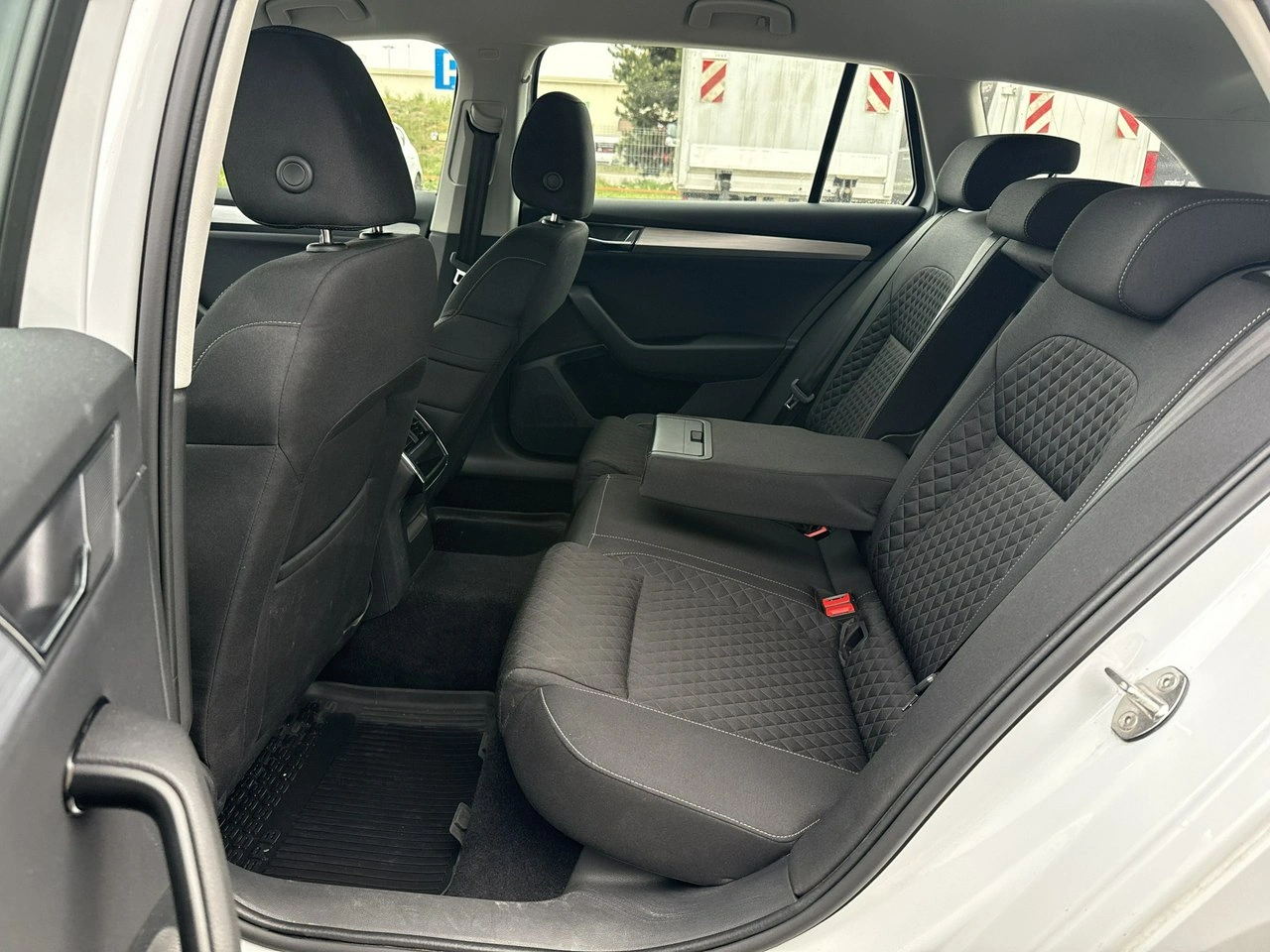 Skoda Superb - Zdjęcie 14