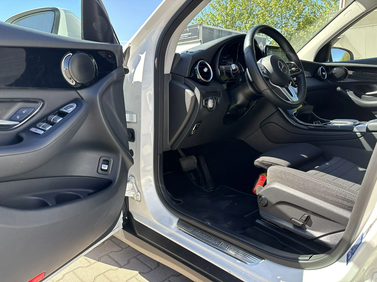 Mercedes GLC 200 - Zdjęcie 9