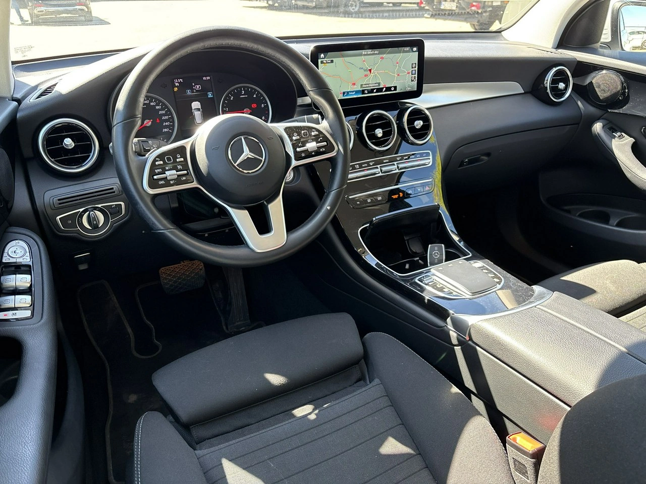 Mercedes GLC 200 - Zdjęcie 12
