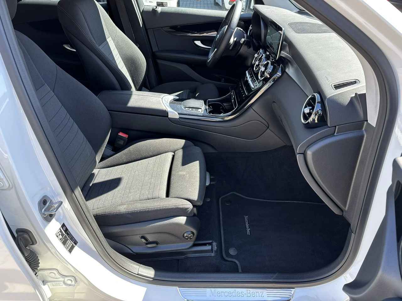 Mercedes GLC 200 - Zdjęcie 19