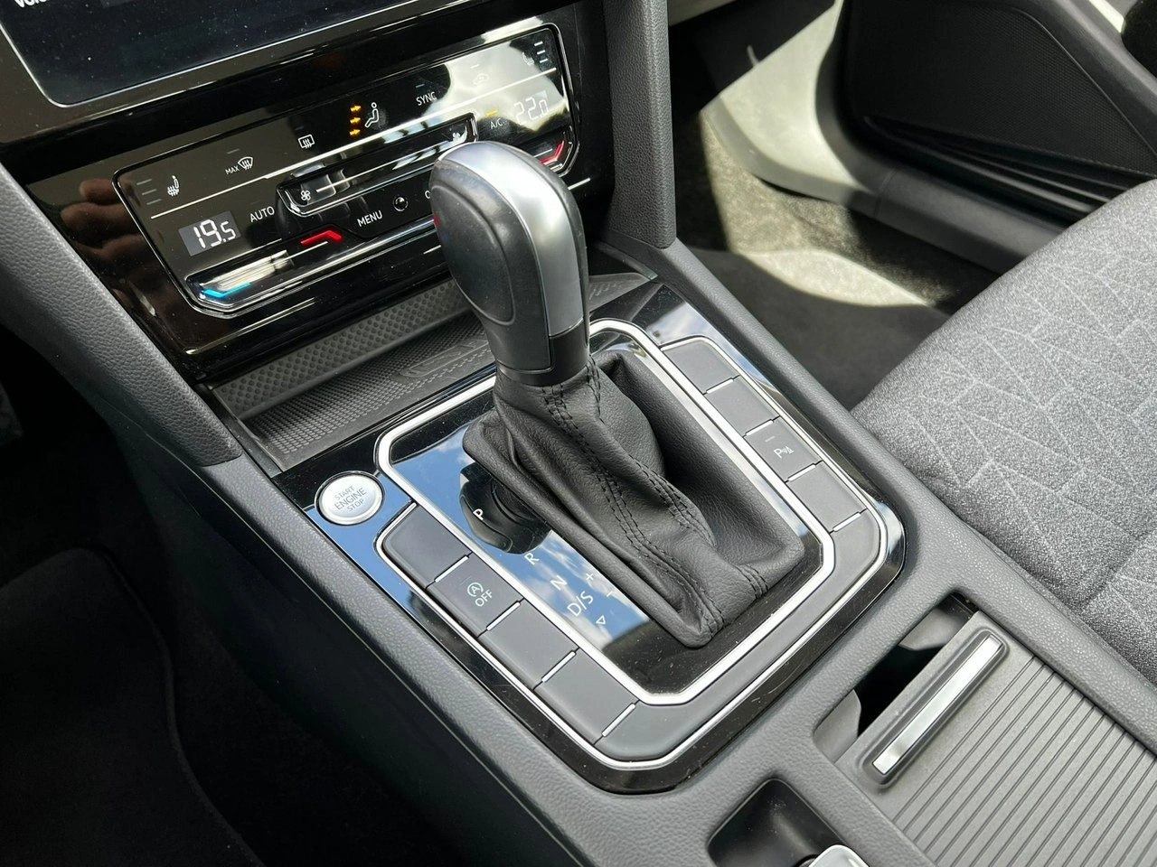 Volkswagen Passat - Zdjęcie 11