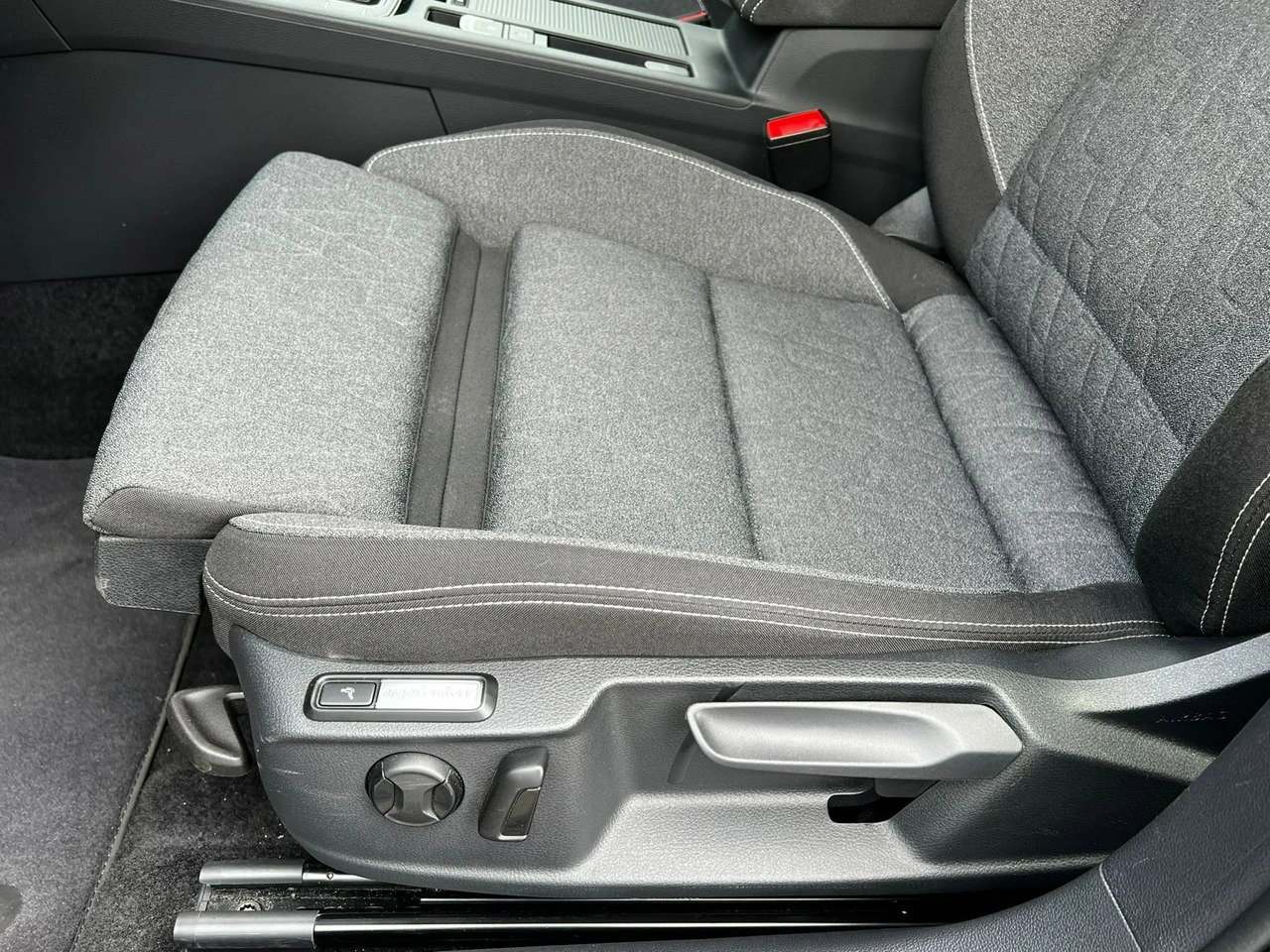 Volkswagen Passat - Zdjęcie 13