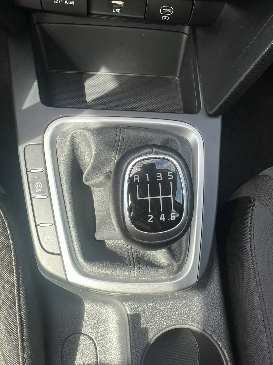 Kia Ceed - Zdjęcie 16