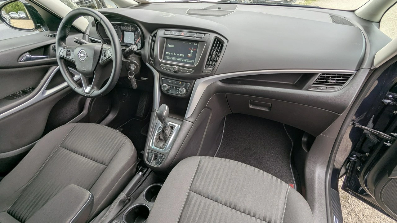 Opel Zafira - Zdjęcie 18