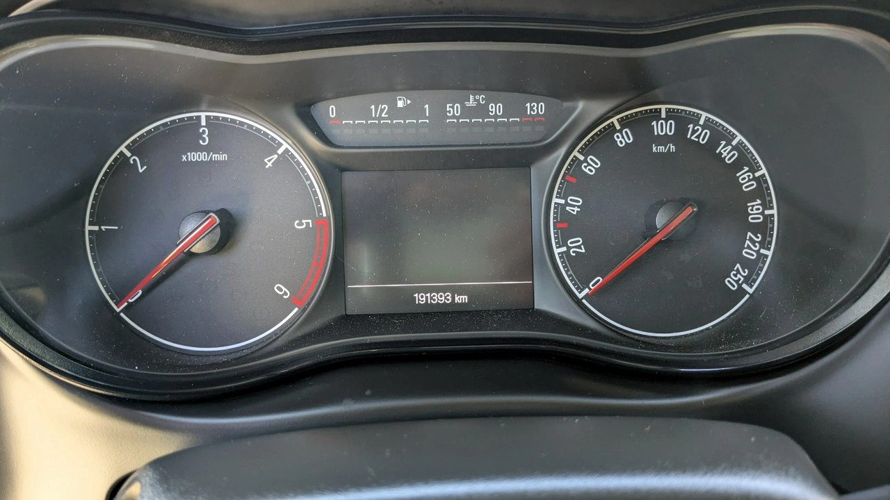 Opel Zafira - Zdjęcie 20