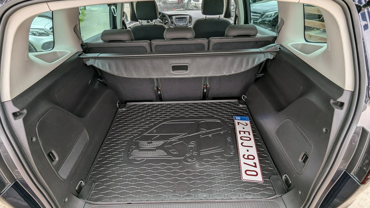 Opel Zafira - Zdjęcie 36