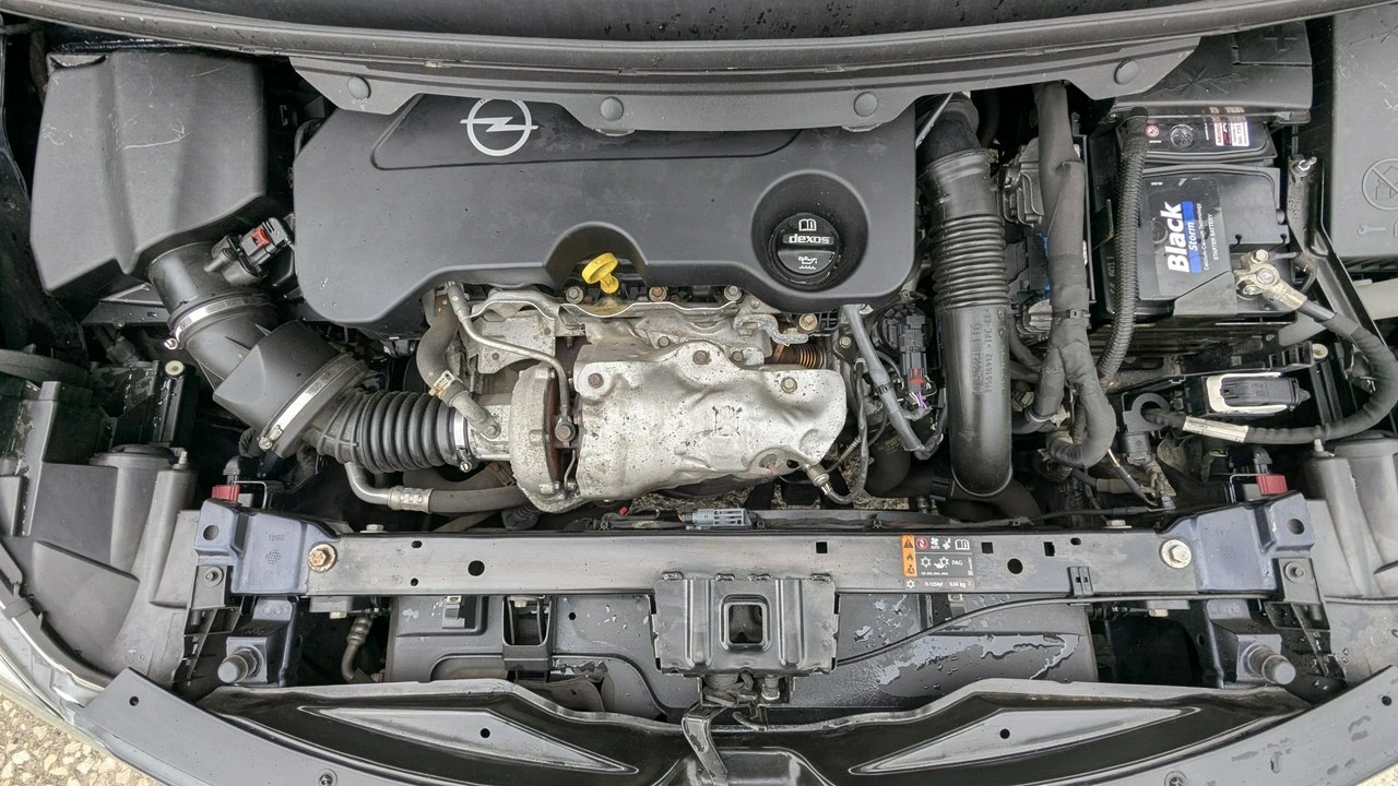 Opel Zafira - Zdjęcie 39