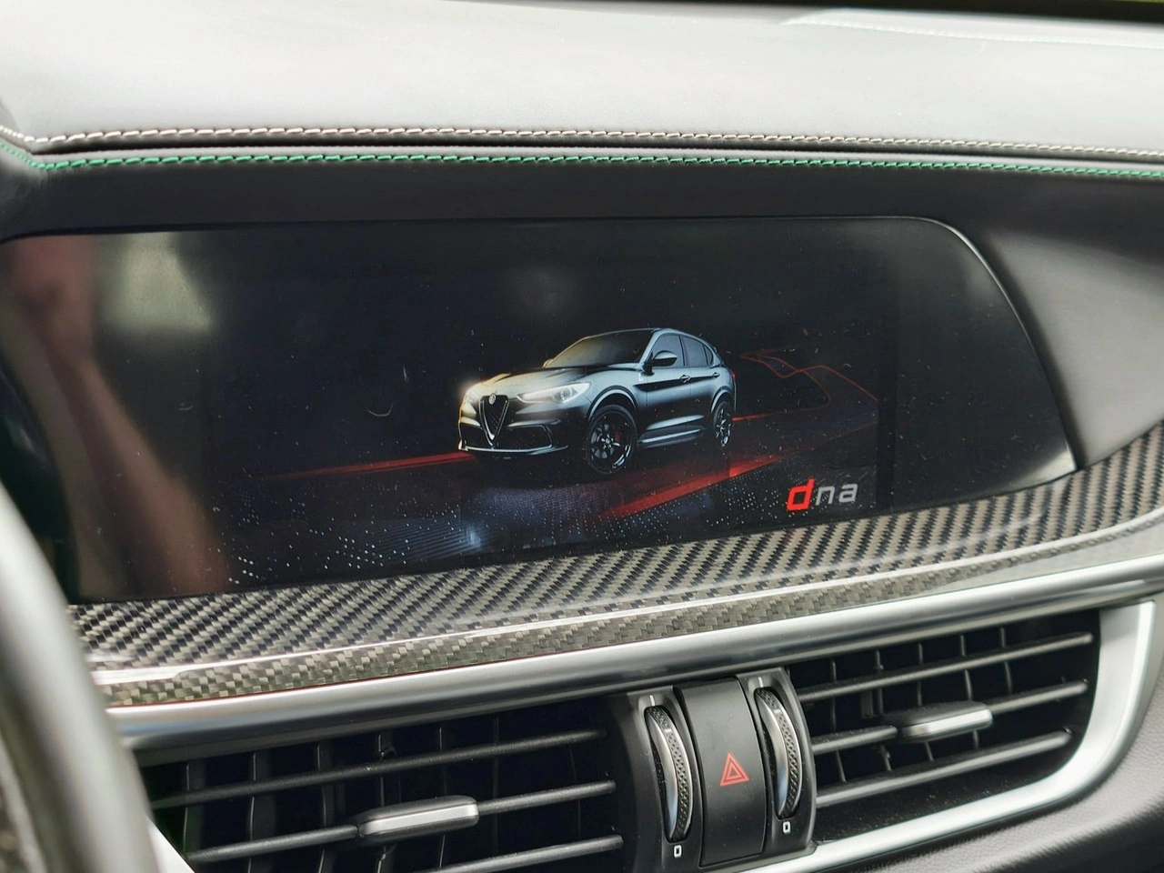 Alfa Romeo Stelvio - Zdjęcie 18