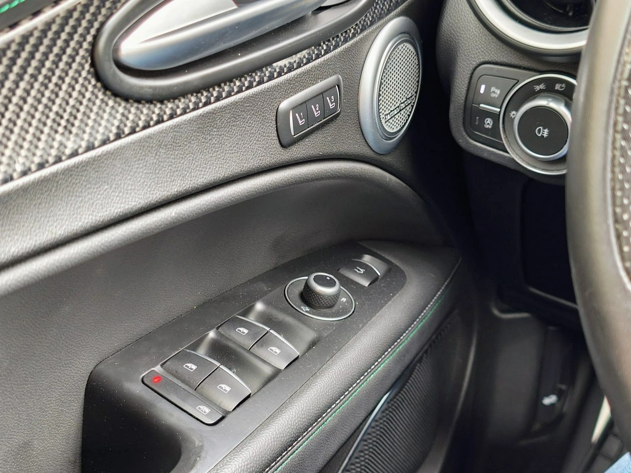 Alfa Romeo Stelvio - Zdjęcie 20