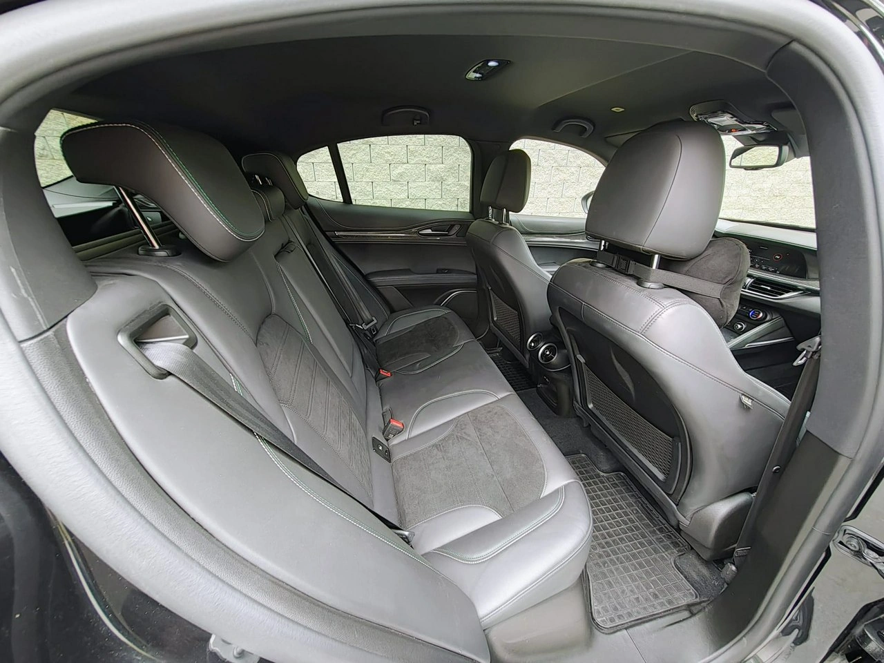 Alfa Romeo Stelvio - Zdjęcie 27
