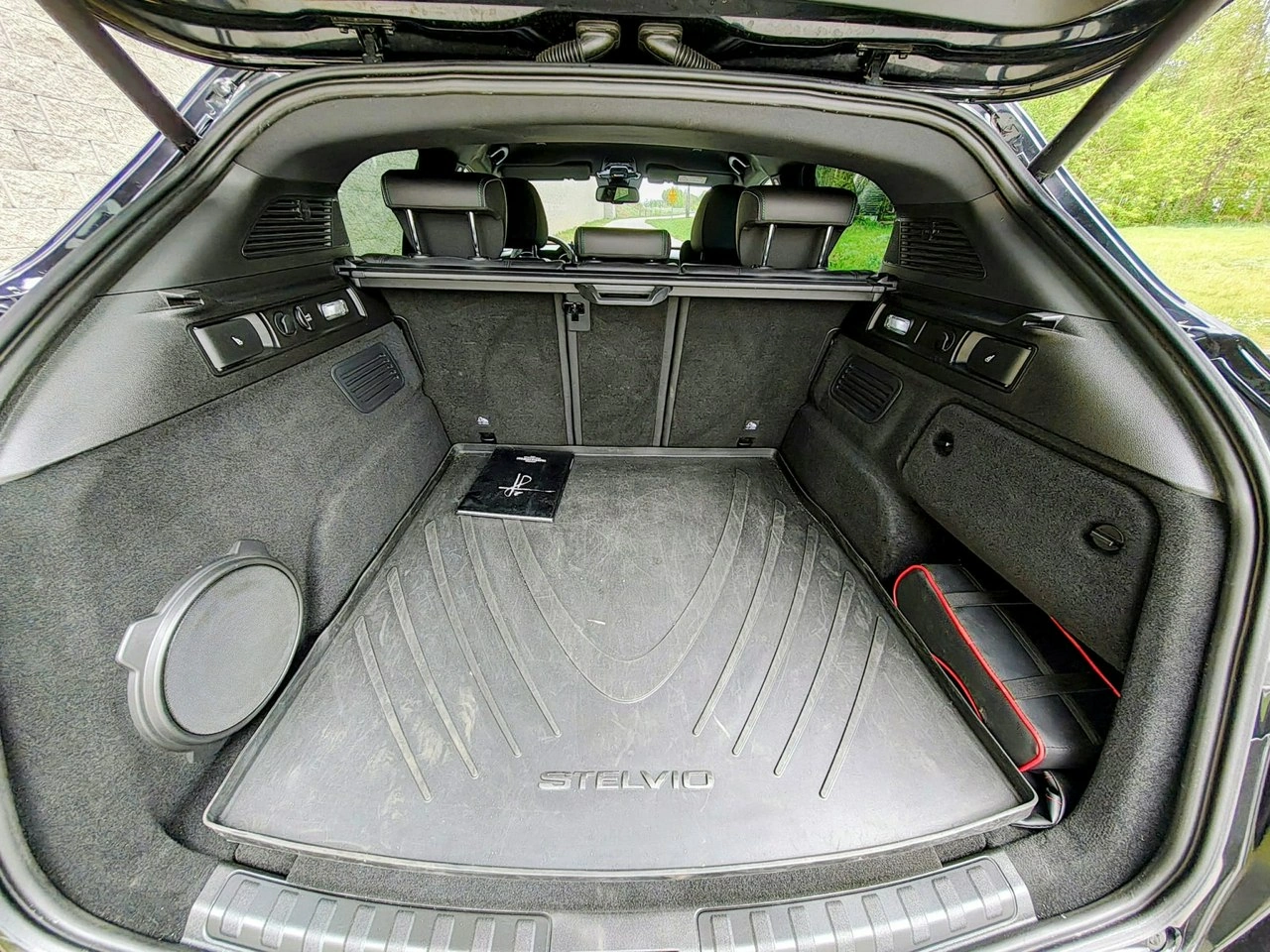 Alfa Romeo Stelvio - Zdjęcie 29