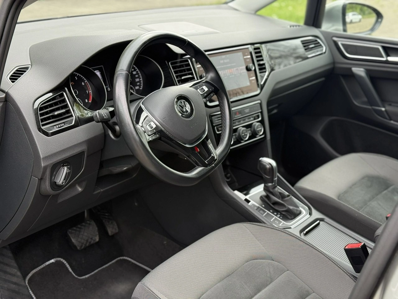 Volkswagen Golf Sportsvan - Zdjęcie 15