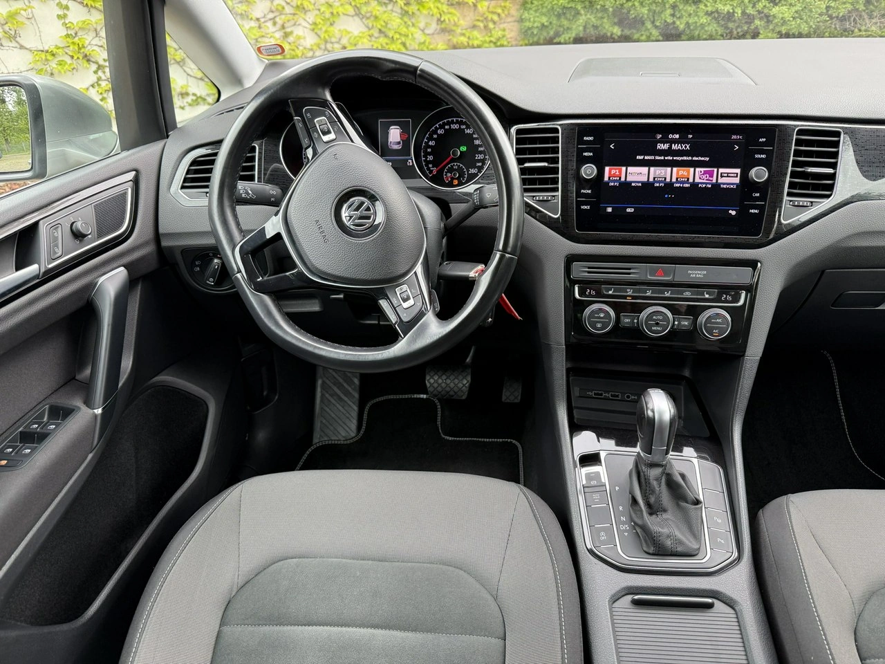 Volkswagen Golf Sportsvan - Zdjęcie 16