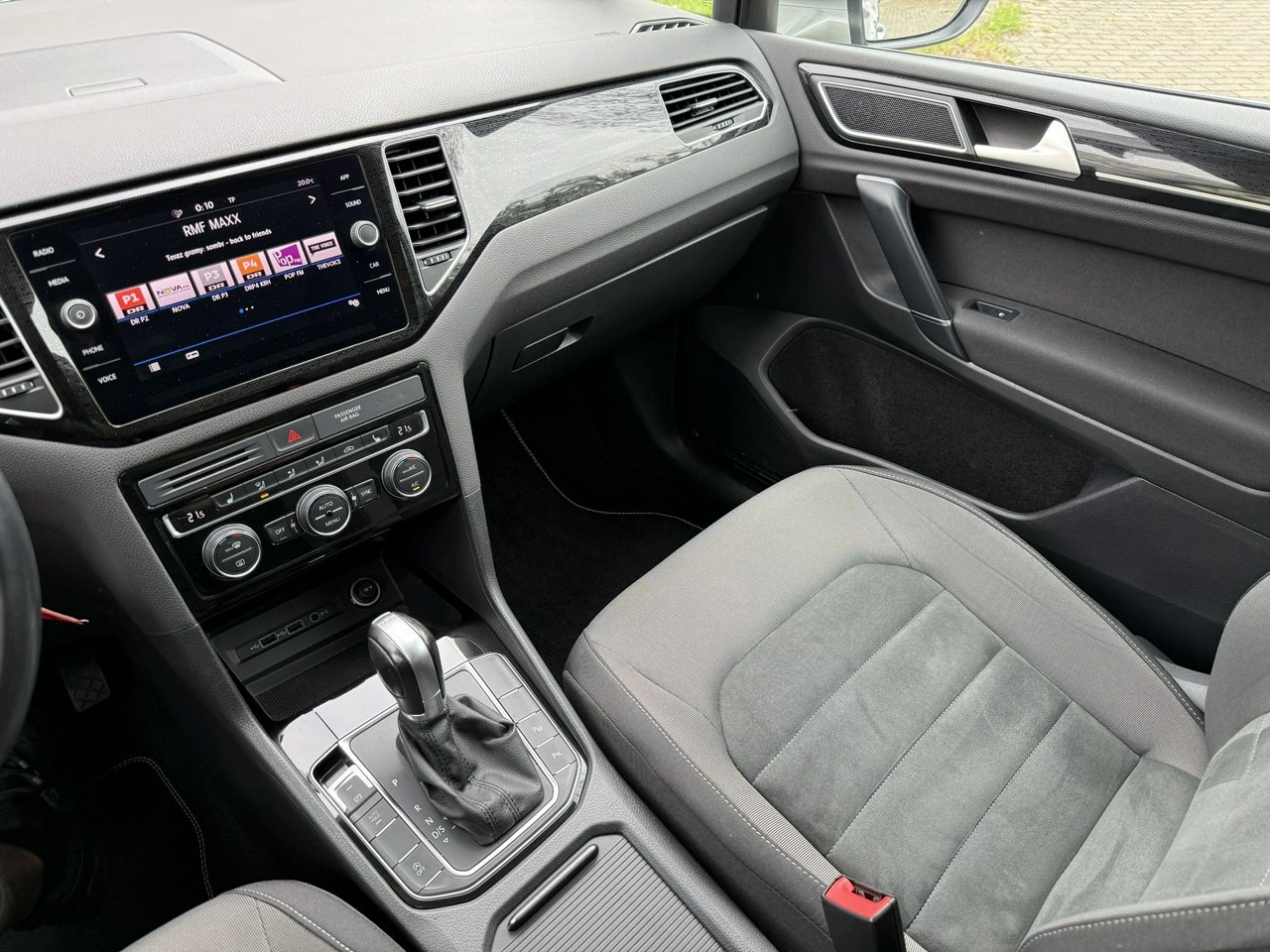 Volkswagen Golf Sportsvan - Zdjęcie 17