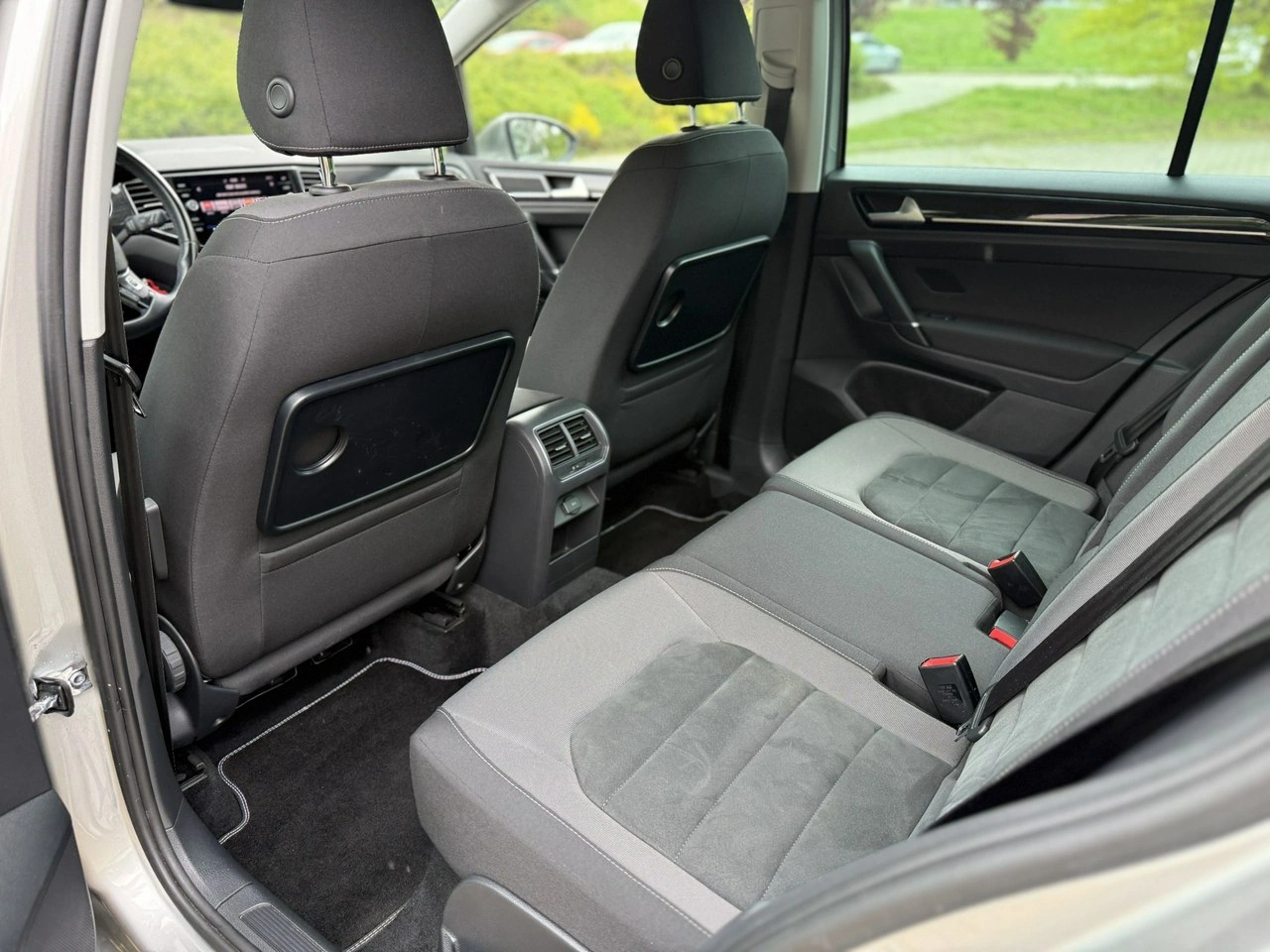Volkswagen Golf Sportsvan - Zdjęcie 19