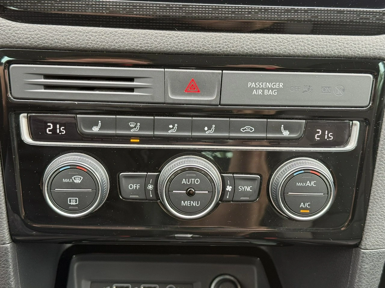 Volkswagen Golf Sportsvan - Zdjęcie 27