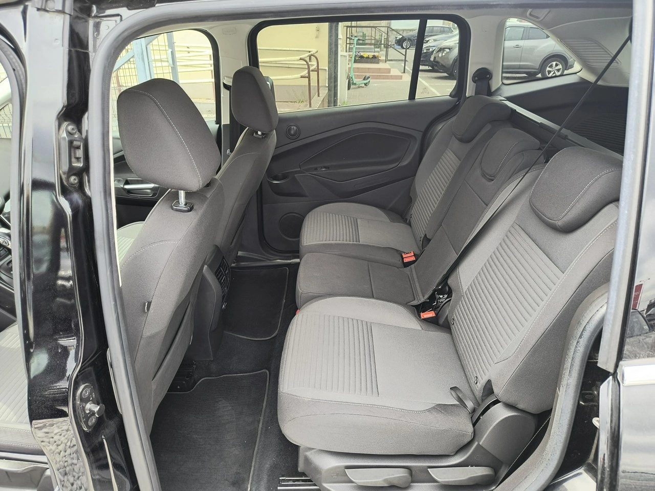 Ford Grand C-MAX - Zdjęcie 9