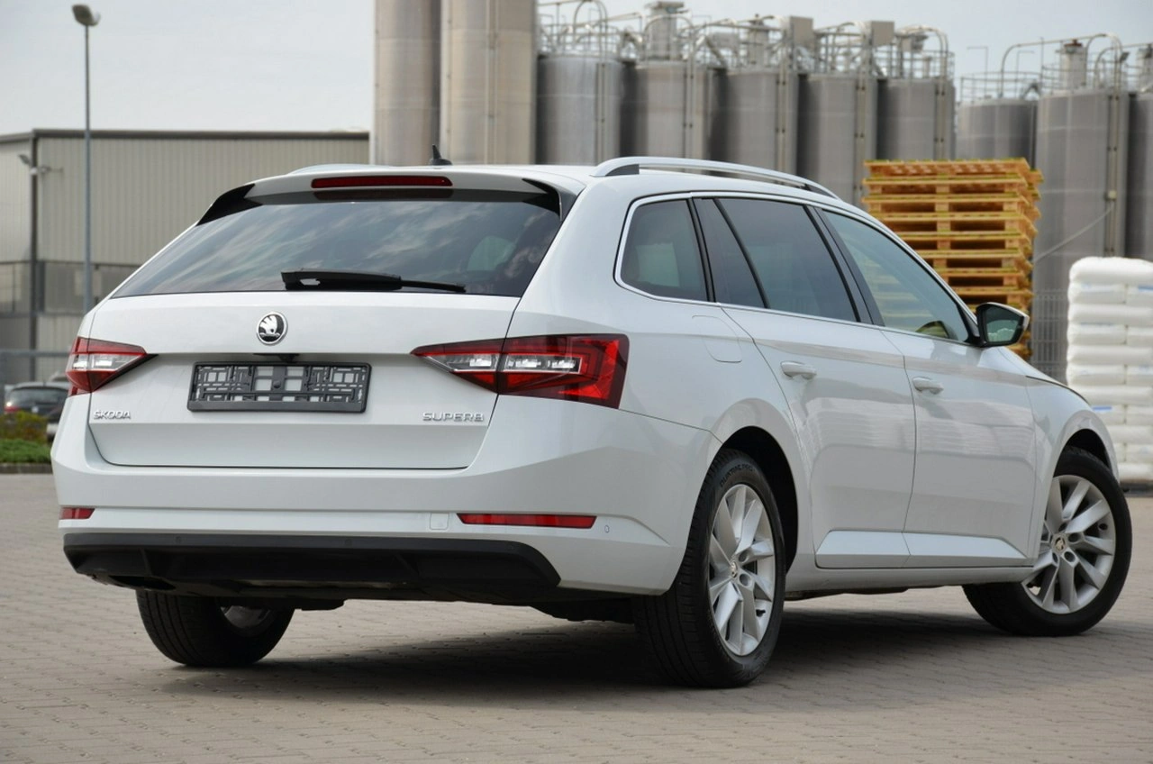 Skoda Superb - Zdjęcie 9
