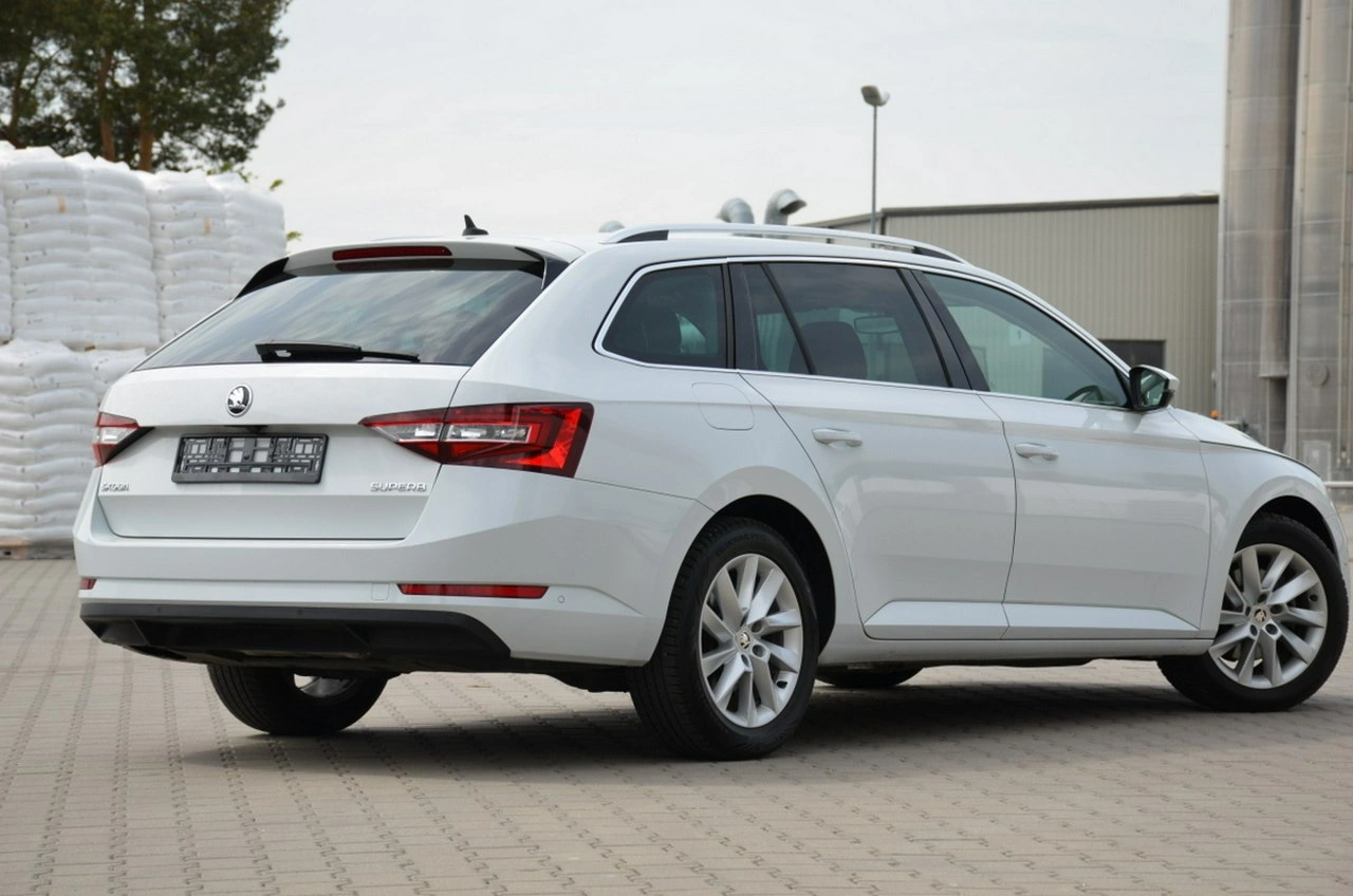 Skoda Superb - Zdjęcie 10