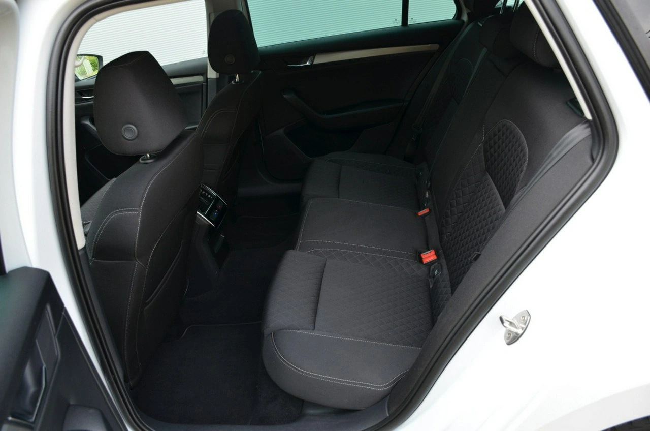 Skoda Superb - Zdjęcie 24