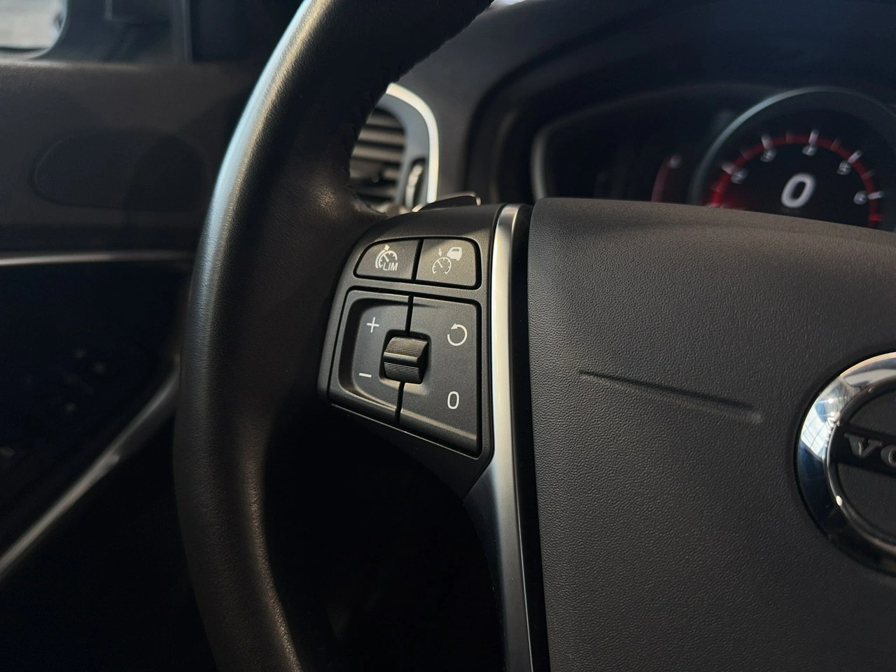 Volvo V40 - Zdjęcie 17