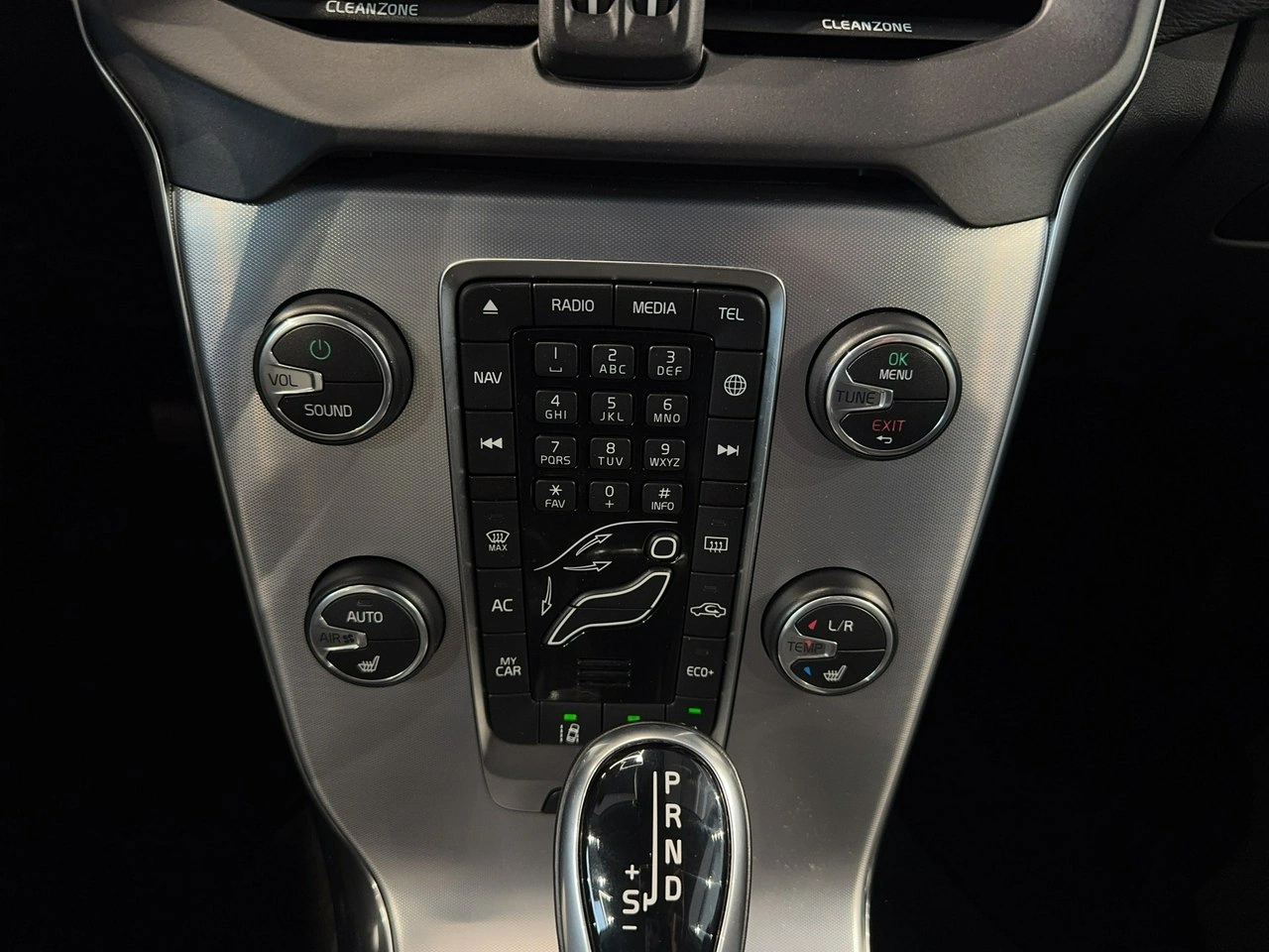 Volvo V40 - Zdjęcie 22