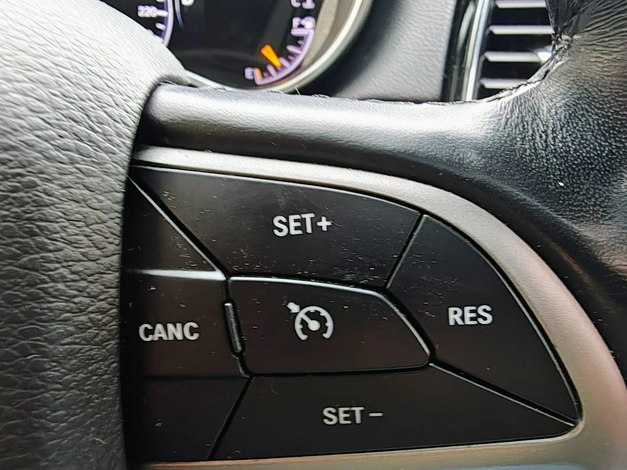Jeep Grand Cherokee - Zdjęcie 10
