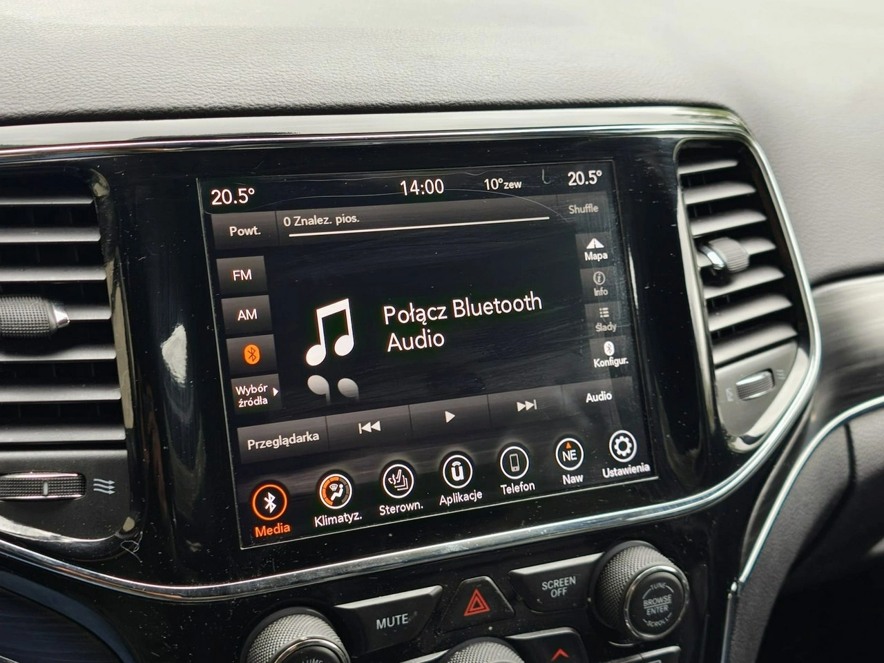 Jeep Grand Cherokee - Zdjęcie 18