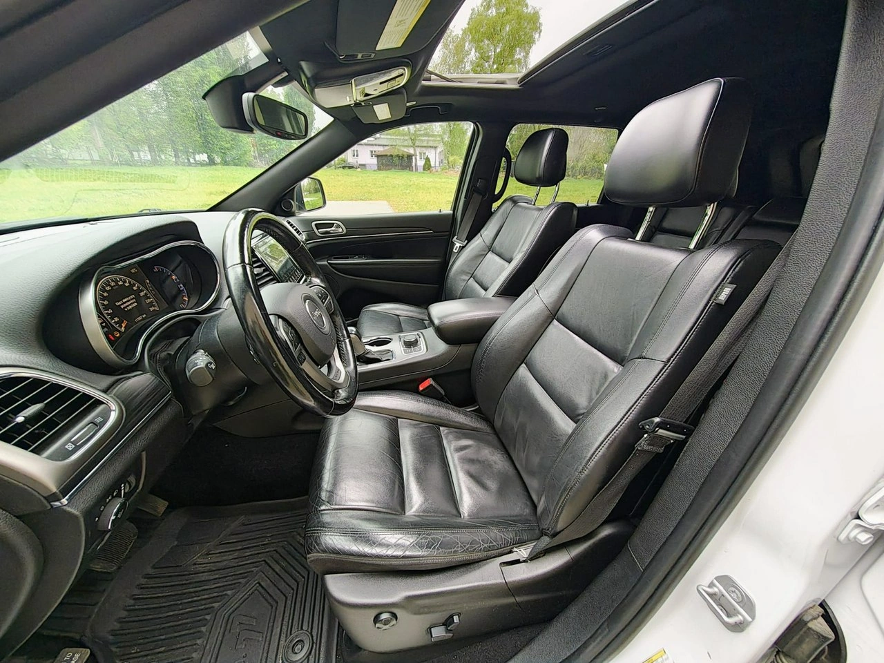 Jeep Grand Cherokee - Zdjęcie 24