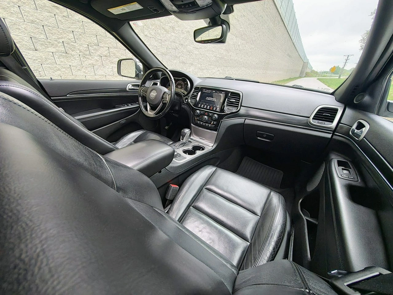 Jeep Grand Cherokee - Zdjęcie 25
