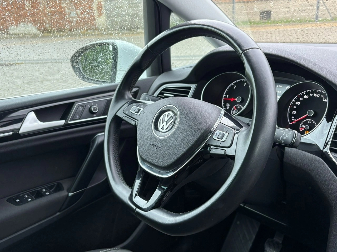 Volkswagen Golf Sportsvan - Zdjęcie 13