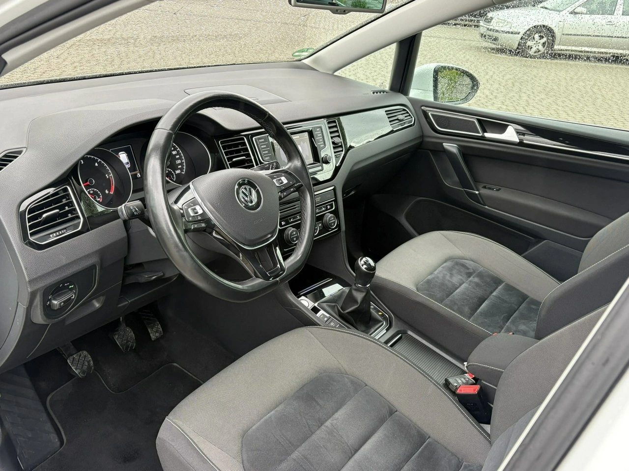 Volkswagen Golf Sportsvan - Zdjęcie 7