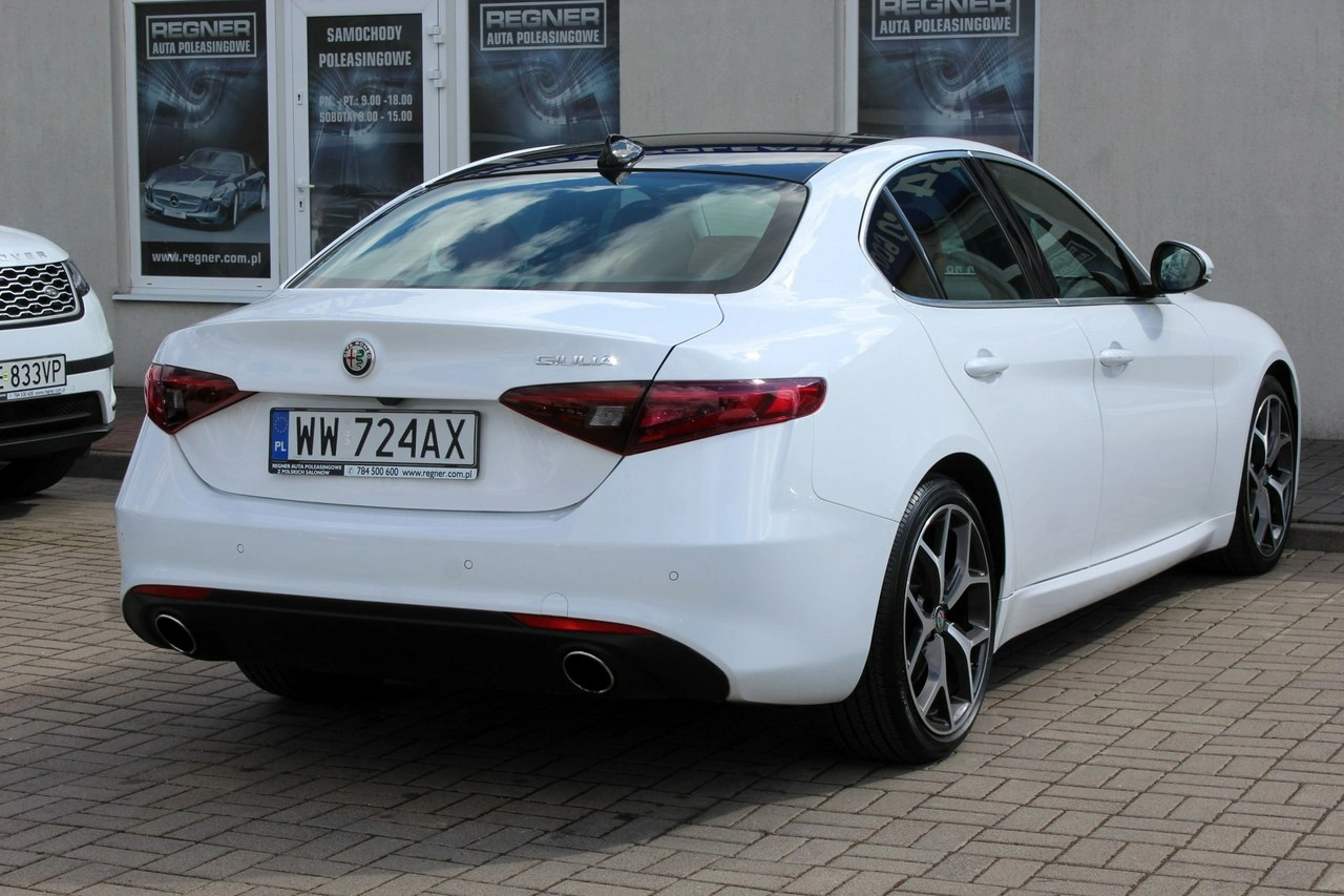 Alfa Romeo Giulia - Zdjęcie 3