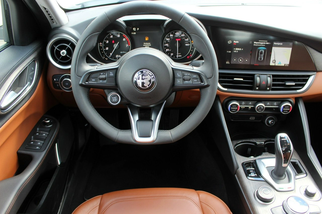 Alfa Romeo Giulia - Zdjęcie 8